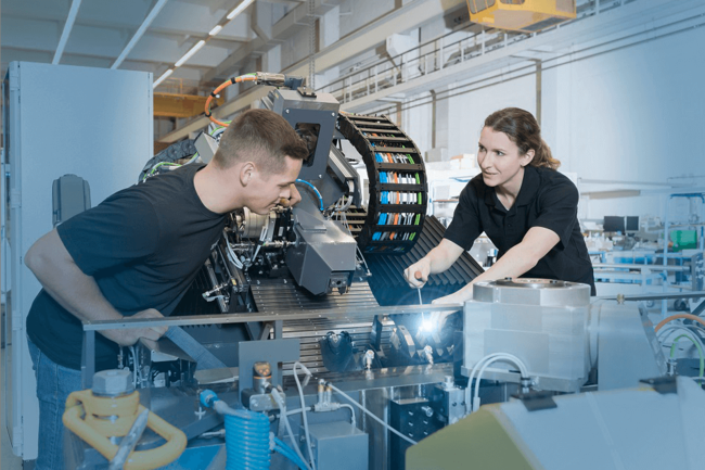 Schon früh übernehmen unsere dual Studierenden Verantwortung.