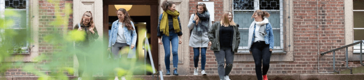 Duales Studium Soziale Arbeit | Alle Infos, Unis & Unternehmen