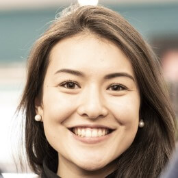 Larissa, Regionalverkaufsleiterin