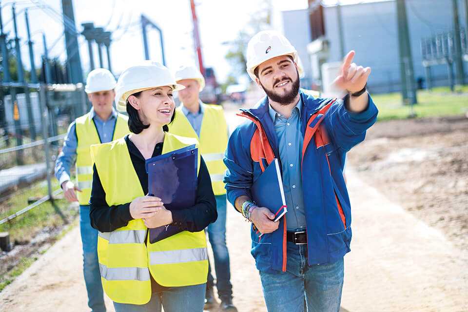 Erneuerbare Energien, Energieeffizienz und Netzausbau – dies sind nur einige Zukunftsthemen, mit denen sich unsere Mitarbeiterinnen und Mitarbeiter beschäftigen.